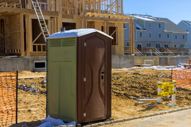 Best Portable bathroom rental  in Farmer City, IL