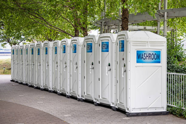 Best Portable restroom solutions  in Farmer City, IL