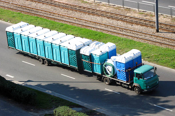 Best Luxury portable toilet rental  in Farmer City, IL
